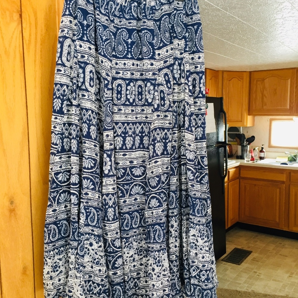 Beautiful Banana Republic Maxi Skirt
